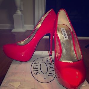 Red Pumps - Steve Madden